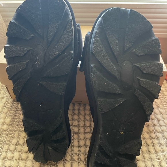 Black UGG Lushette Puffer Slide - Picture 3 of 5